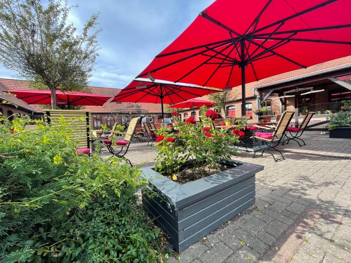 Landhotel Zur Schmiede Göhren-Lebbin Buitenkant foto