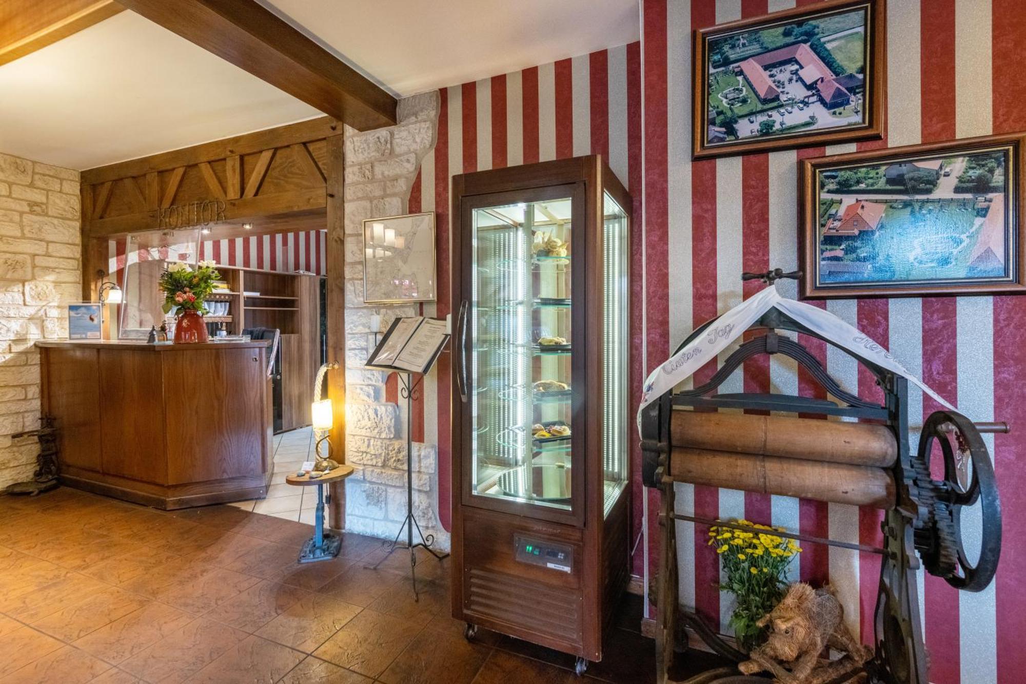 Landhotel Zur Schmiede Göhren-Lebbin Buitenkant foto
