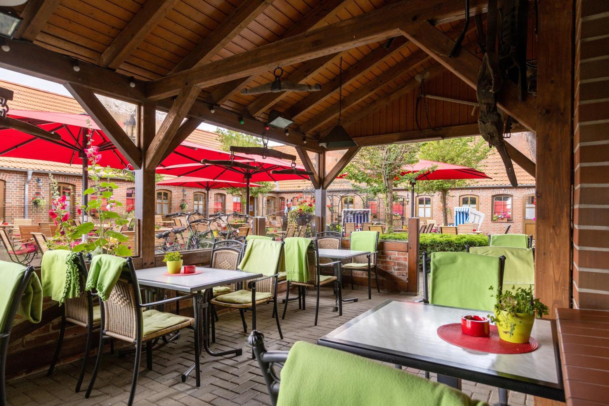 Landhotel Zur Schmiede Göhren-Lebbin Buitenkant foto