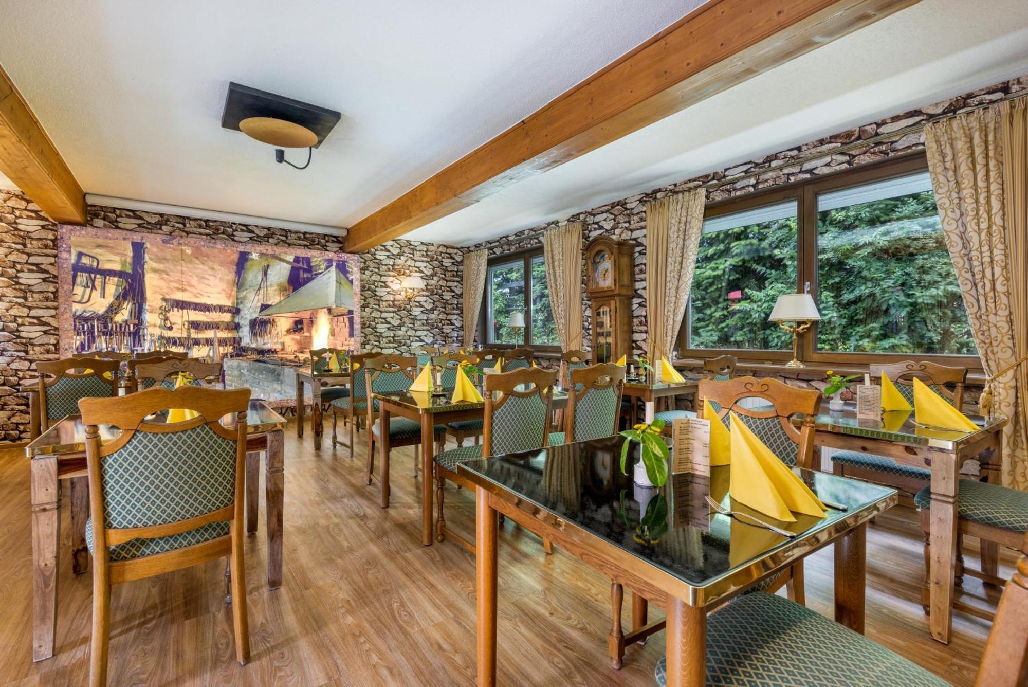 Landhotel Zur Schmiede Göhren-Lebbin Buitenkant foto