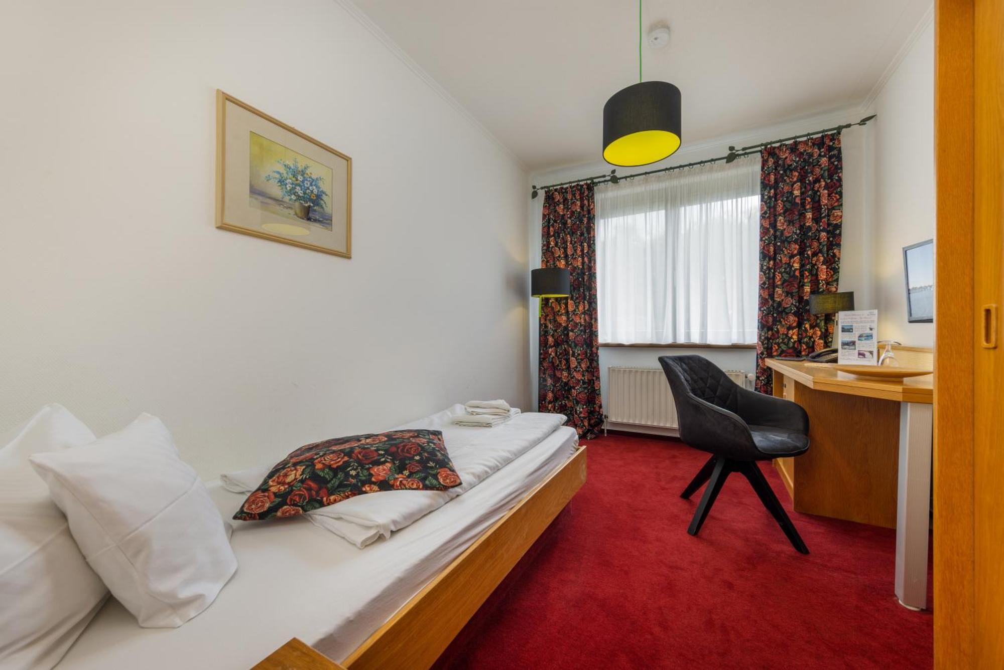 Landhotel Zur Schmiede Göhren-Lebbin Buitenkant foto