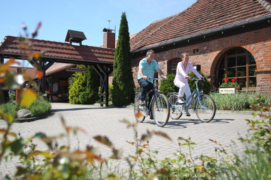 Landhotel Zur Schmiede Göhren-Lebbin Buitenkant foto