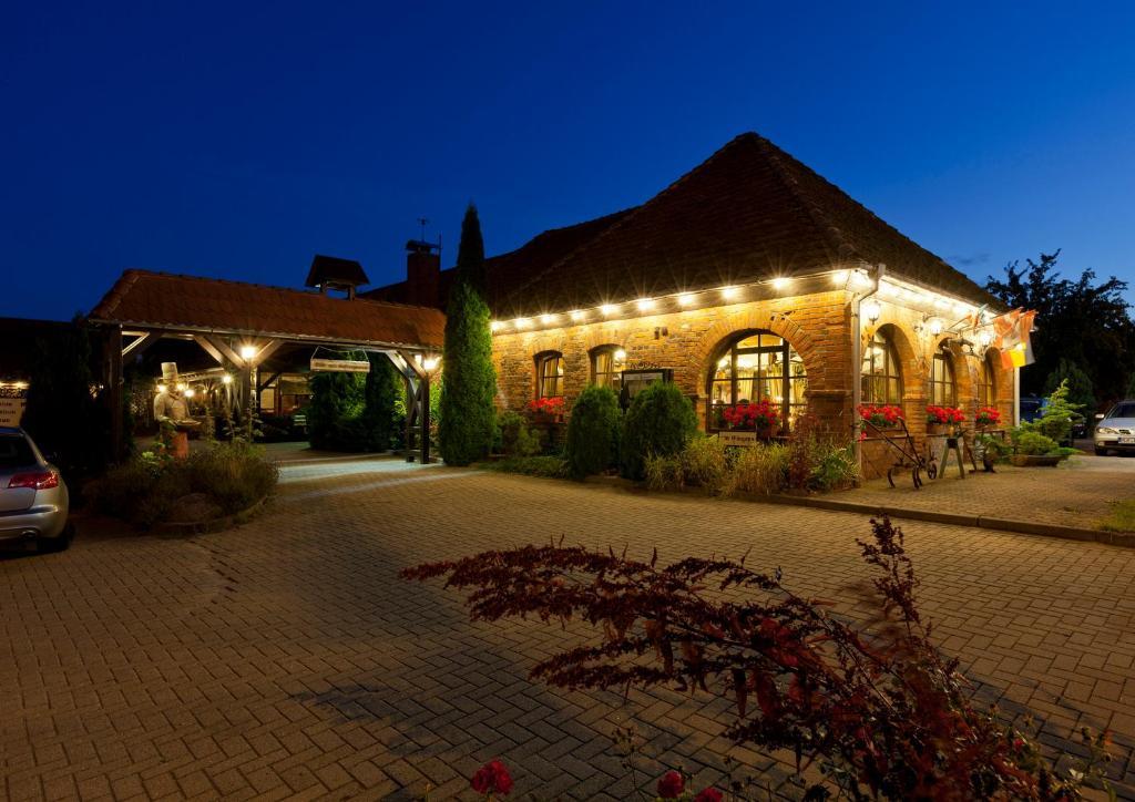 Landhotel Zur Schmiede Göhren-Lebbin Buitenkant foto