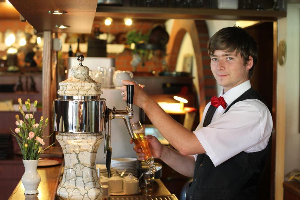 Landhotel Zur Schmiede Göhren-Lebbin Buitenkant foto