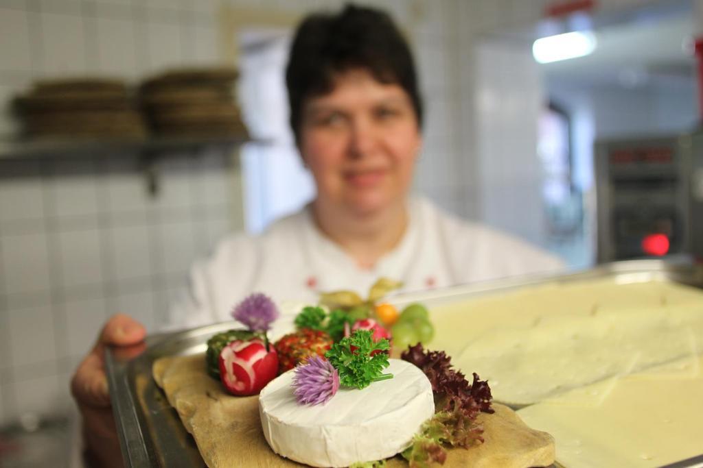 Landhotel Zur Schmiede Göhren-Lebbin Buitenkant foto