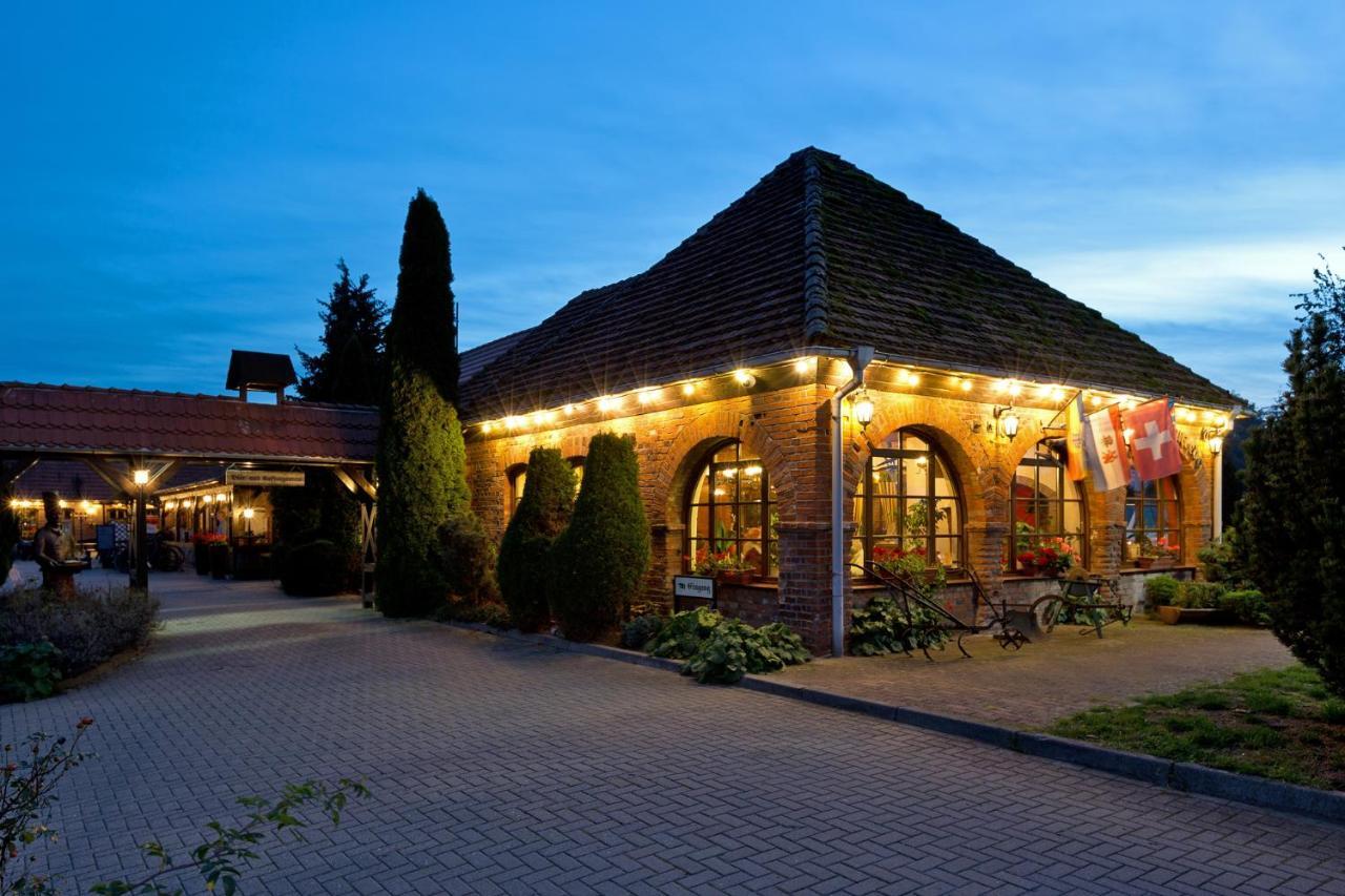 Landhotel Zur Schmiede Göhren-Lebbin Buitenkant foto